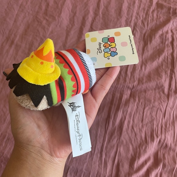 Small World Tsum Tsum - Picture 2 of 4